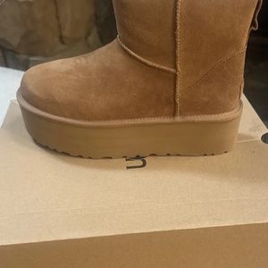 Womens mini Ugg platform chestnut boots size 10